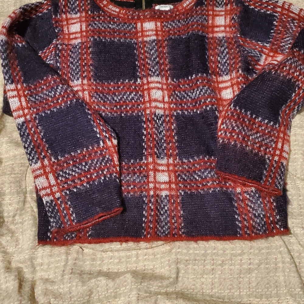 Forever 21 Fuzzy Crop Pullover Sweater Red & Navy Sz S jacquard Tartan Academia - Picture 2 of 9